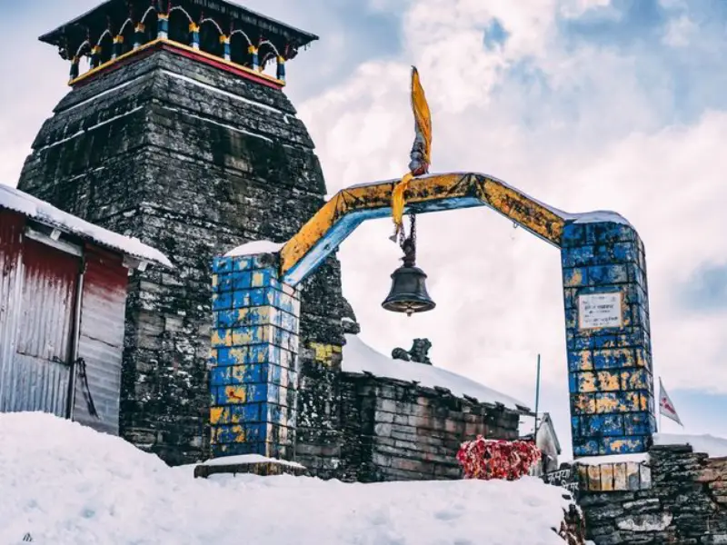 a view of Tungnath Temple know as Best Places to visit near Kedarnath Temple